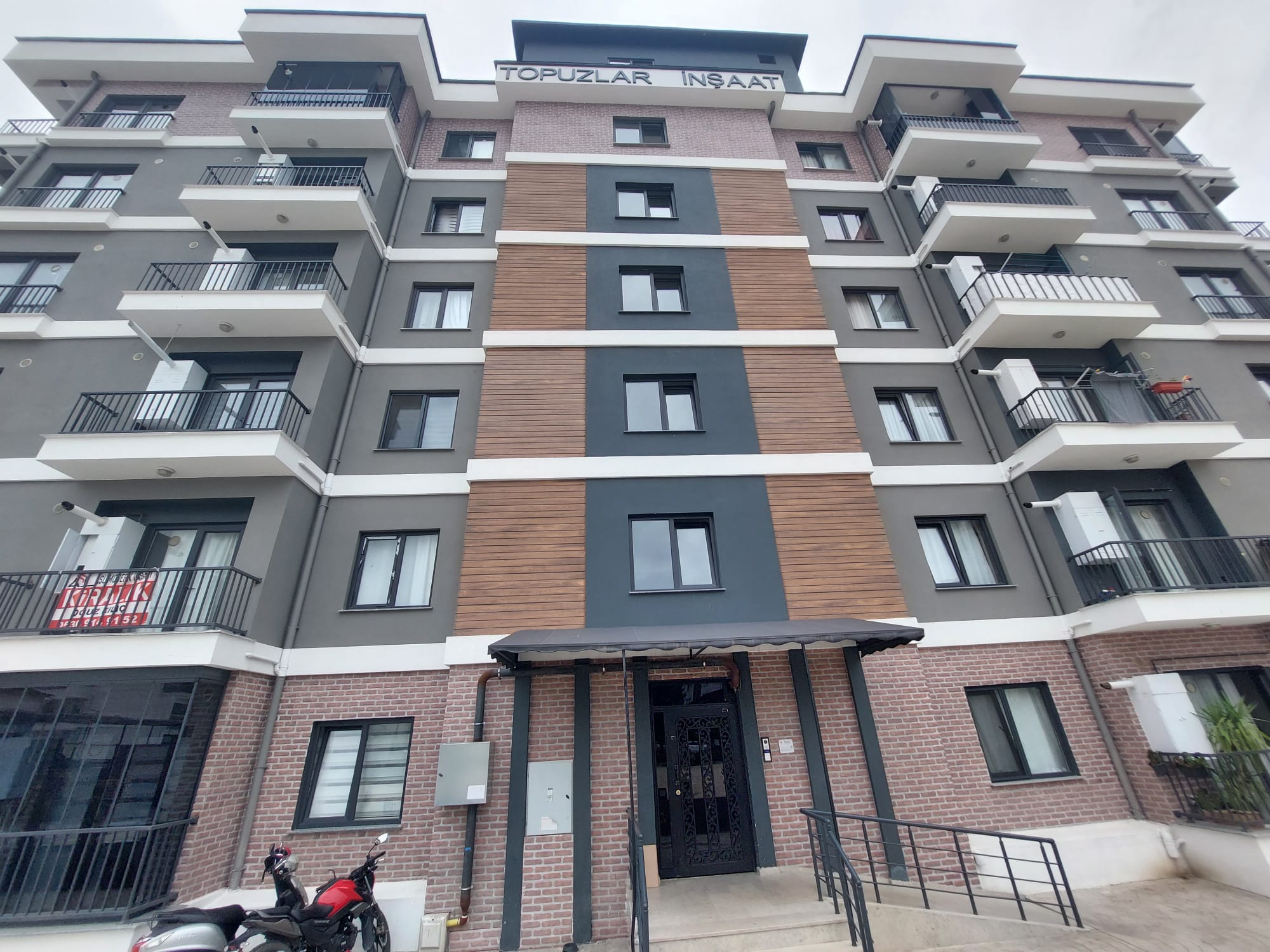 CUMHURİYET MAH. AYZEK OTEL YANINDA SATILIK EŞYALI 1+1